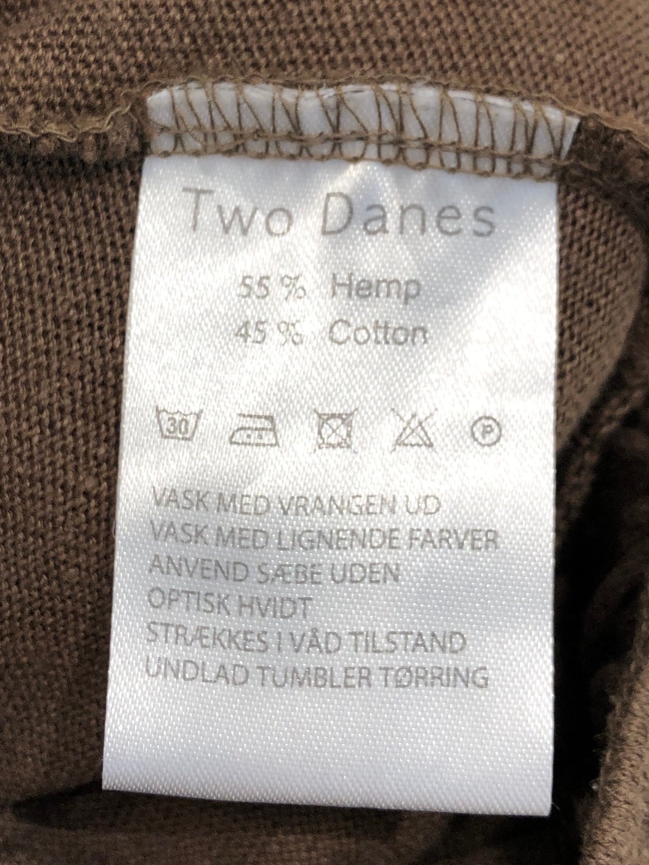 Two Danes Bukser